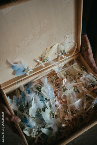 Wedding details. Flowers for guests.