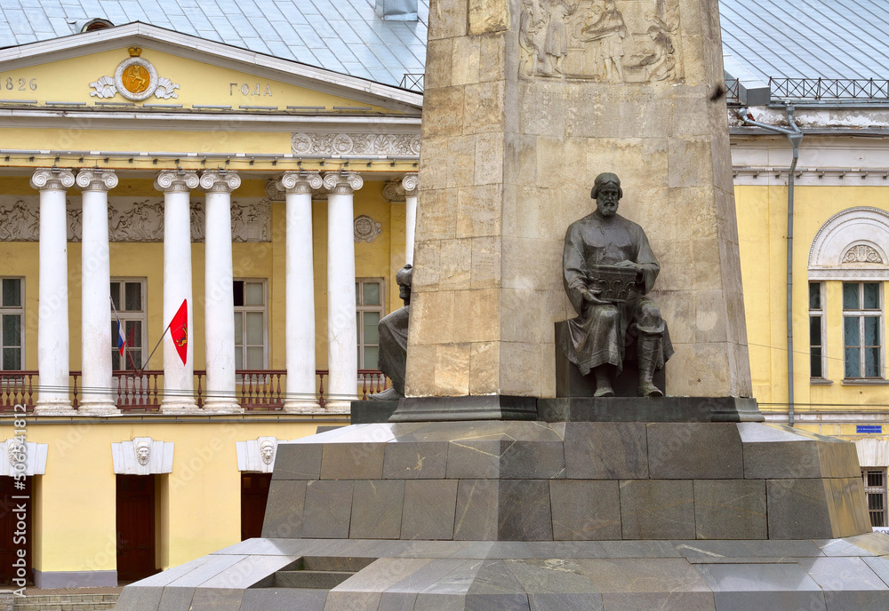 Obraz premium Monument to 850 years of Vladimir
