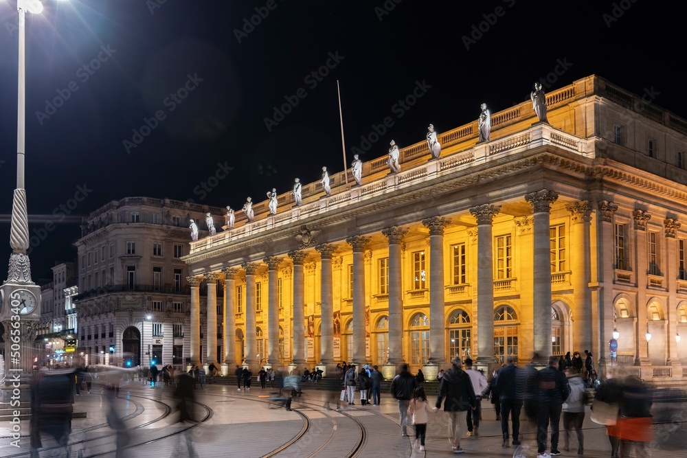 Obraz premium The Opera National of Bordeaux at night