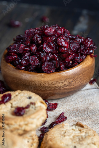 Konstfotografi delicious dried cookies made of high-quality flour with dried red cranberries on