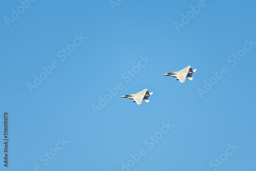 滑空する戦闘機 © mtaira