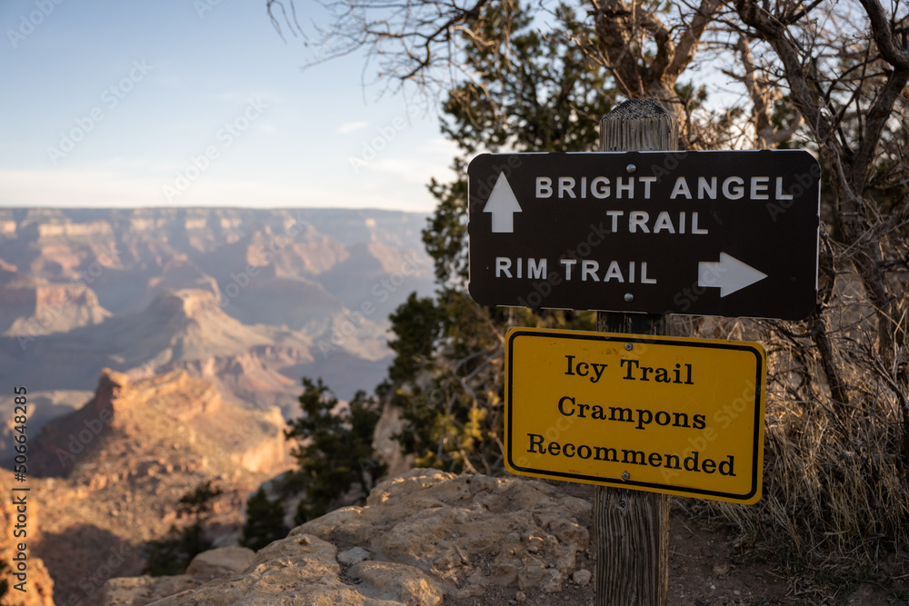 Obraz premium Sign At The Split of Bright Angel and Rim Trails