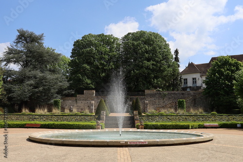 Le jardin Wilson, grand parc public, ville de Montluçon, département de l'Allier, France
