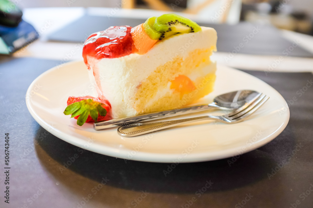 Colourful strawberry kiwi fruit cream cake Colourful strawberry kiwi fruit cream cake