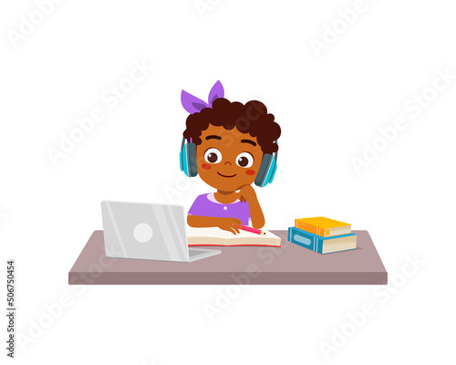 little kid do online education in home