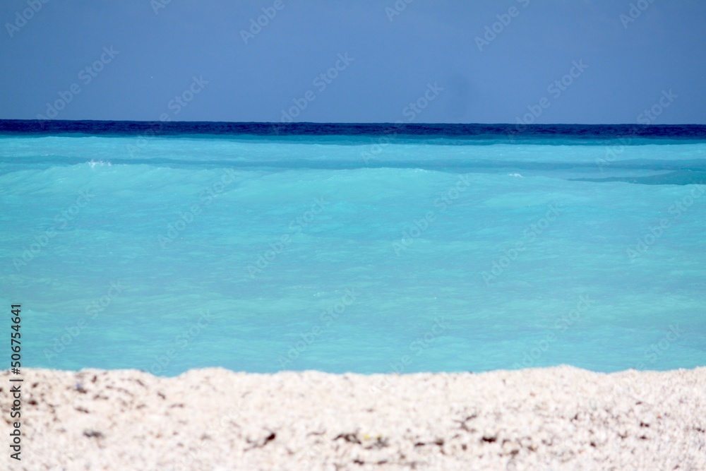 Fototapeta premium white sand beach and blue sky