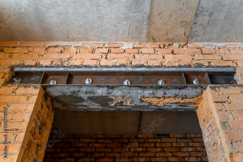 Obraz na plátně Reinforcement of interior openings with iron channels