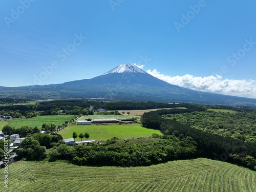 田貫湖、朝霧高原からの世界遺産、富士山を空撮した風景。