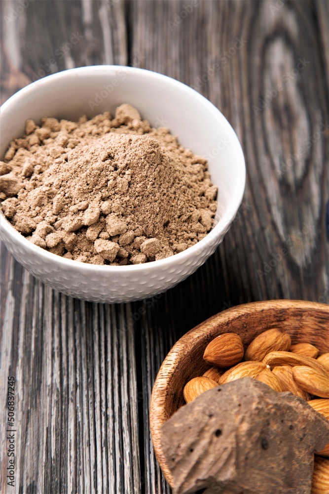 Almonds with chocolate Almonds with chocolate