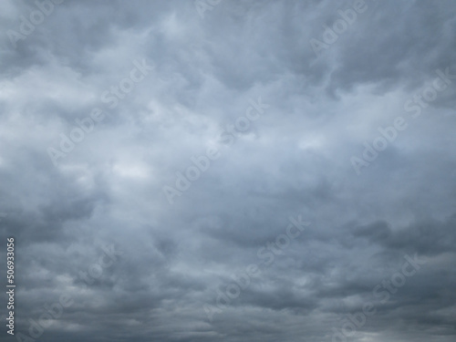 Overcast sky with dark clouds, Gray clouds in the sky before the rain Fototapet