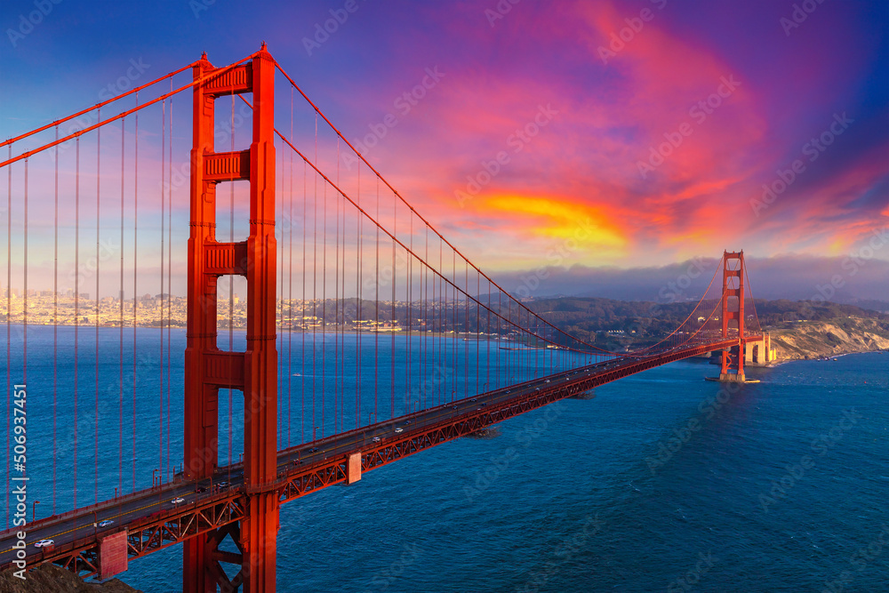 Fototapeta premium Golden Gate Bridge in San Francisco