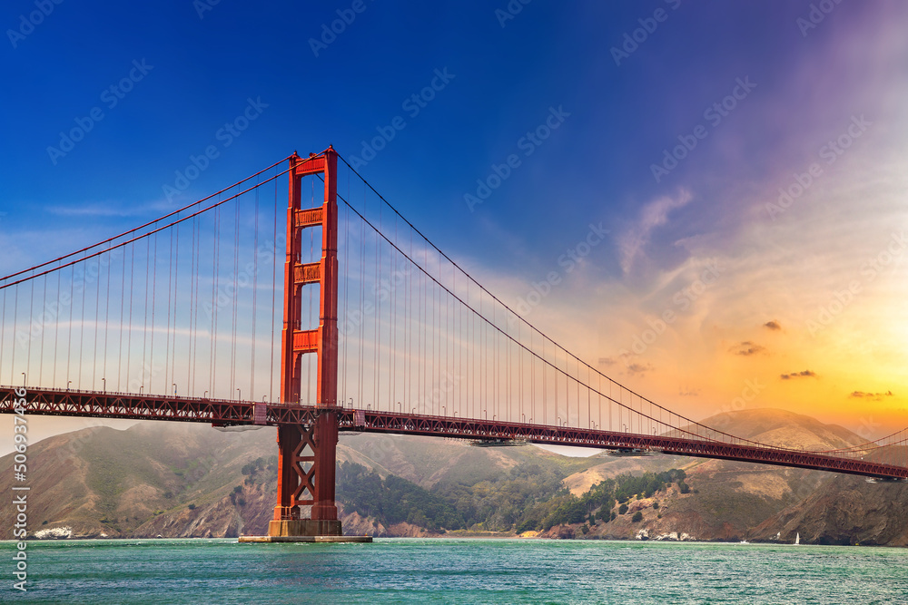 Fototapeta premium Golden Gate Bridge in San Francisco