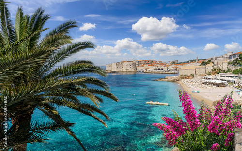 Obraz na płótnie Landscape with Banje beach and old town of Dubrovnik, dalmatian coast, Croatia w salonie