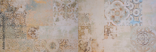 Foto Old brown gray rusty vintage worn geometric shabby mosaic ornate patchwork motif