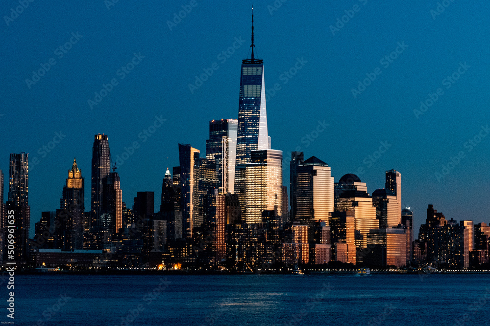 Fototapeta premium New York Skiline during blue hour