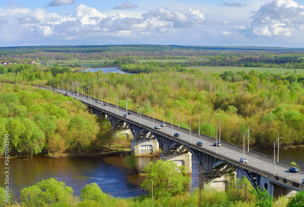 Automobile bridge across the Klyazma