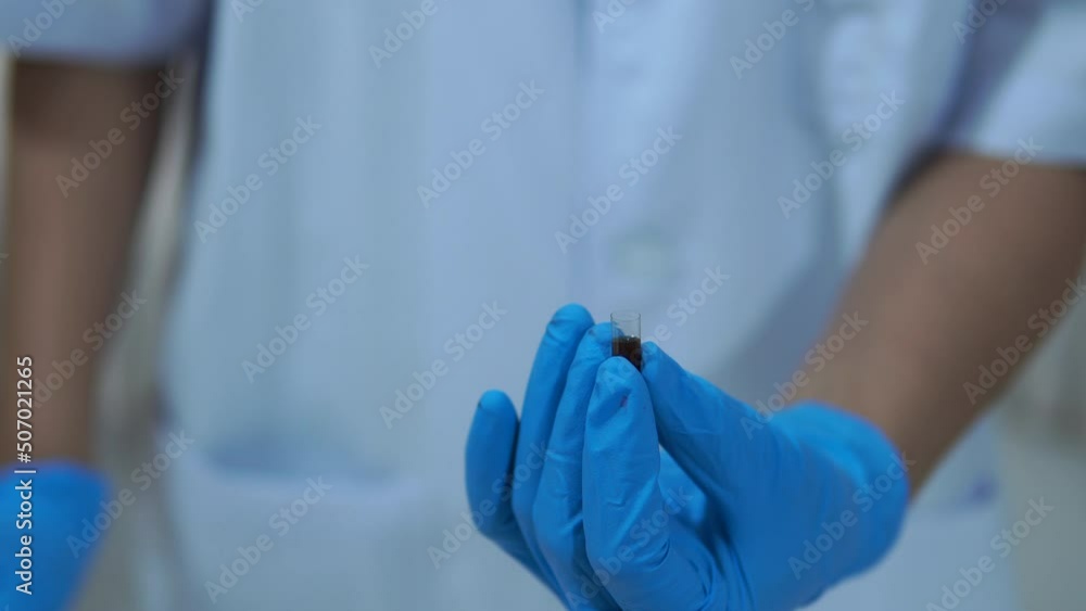 Researchers show hemp extracted from cannabis in a lab Researchers show hemp extracted from cannabis in a lab