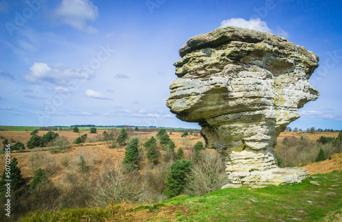 Fotografie A close up of a rock structure, one of several such geological features in the B