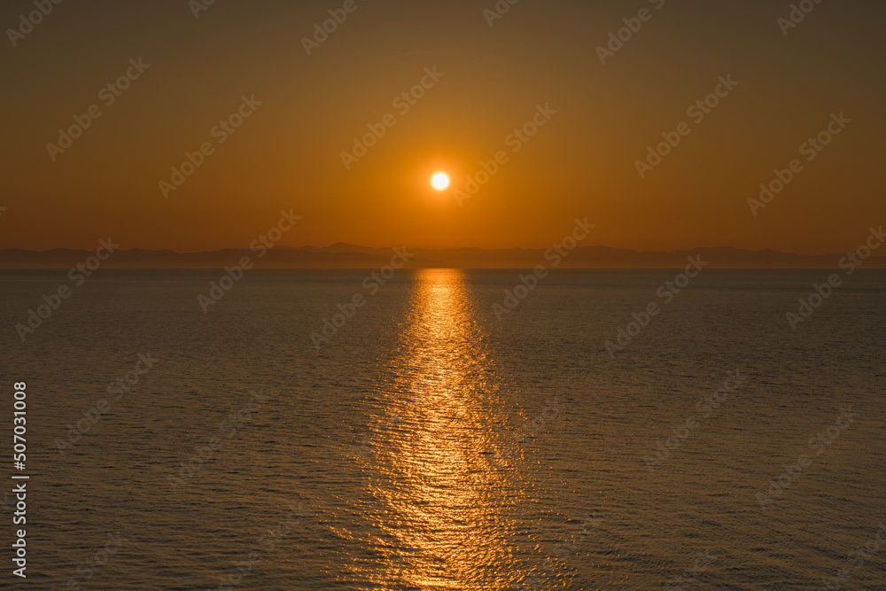 Obraz premium 海と夕日