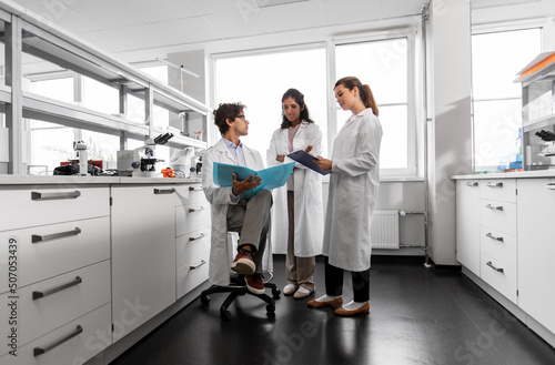 Photos science research, work and people concept - international group of happy scienti