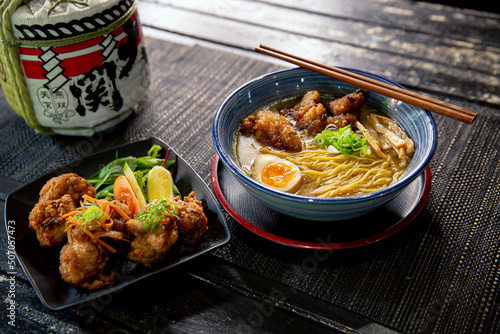 Obraz na plátně Fried chicken karaage ramen with Nanbanzuke karaage chicken combo in the traditi