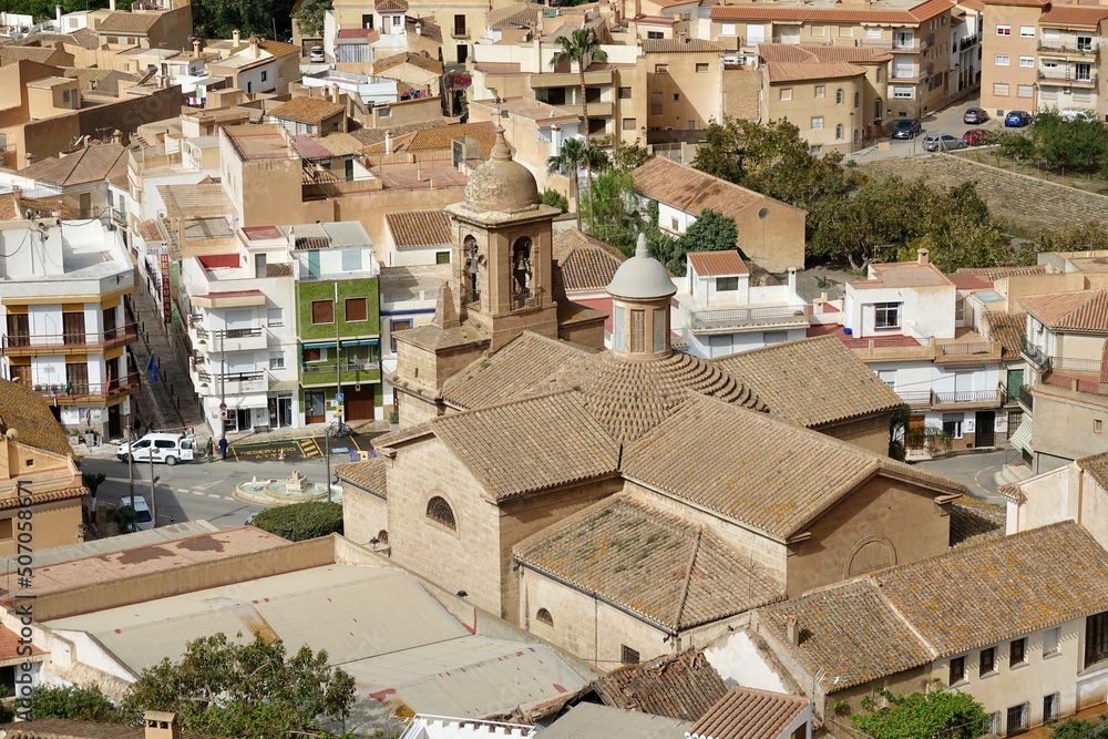Obraz premium View of the Granada town of Vélez de Benaudalla (Spain), famous for the 