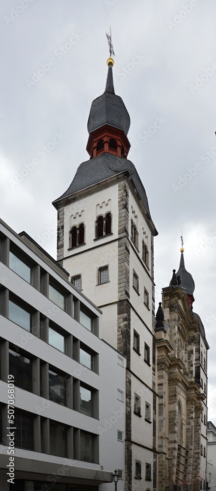 Naklejka premium Historische Kirche in der Altstadt von Bonn, Nordrhein - Westfalen