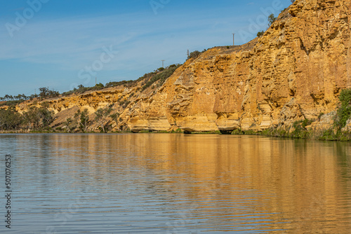 Fototapeta Naklejka Na Ścianę i Meble -  The landscape whilst houseboat cruising from Mannum on The Murray River in South Australia