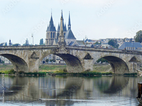 La Loire et la ville de Blois