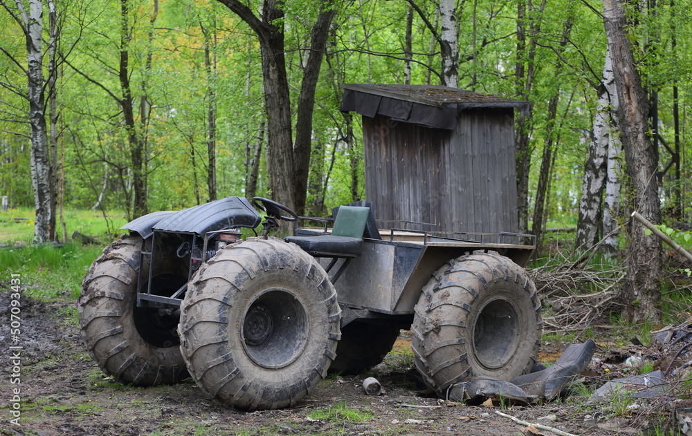 Homemade all-terrain vehicle with large wheels Homemade all-terrain vehicle with large wheels
