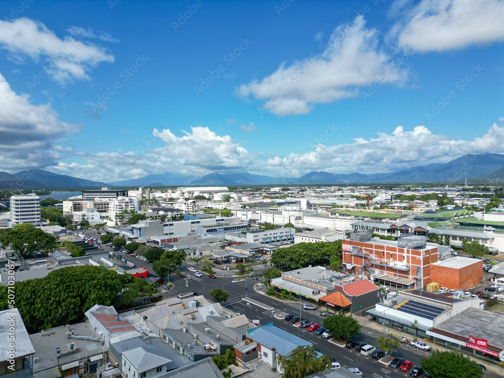 Naklejka premium Aerial view of Cairns city