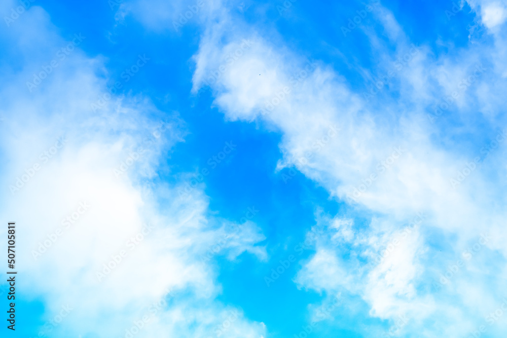 Obraz premium White clouds on blue sky background