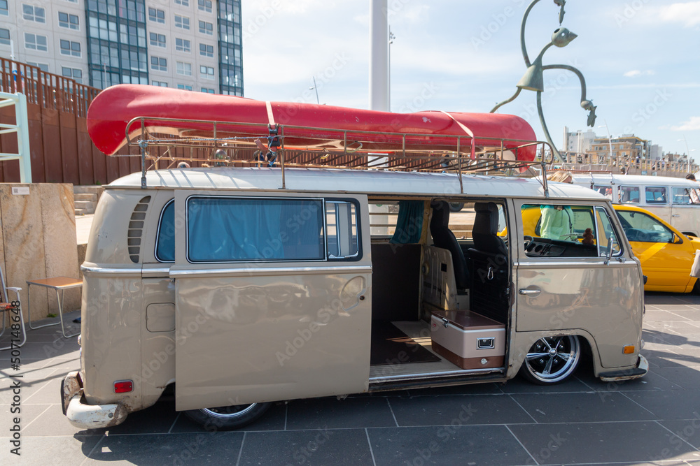 96 Combi Rack VW kombi camper wagen canoe on roof racks at Aircooled classic car show ...