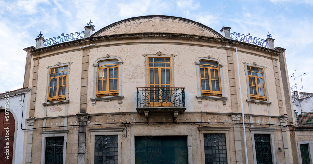 Fototapeta premium Typical architecture of Algarve rustic buildings