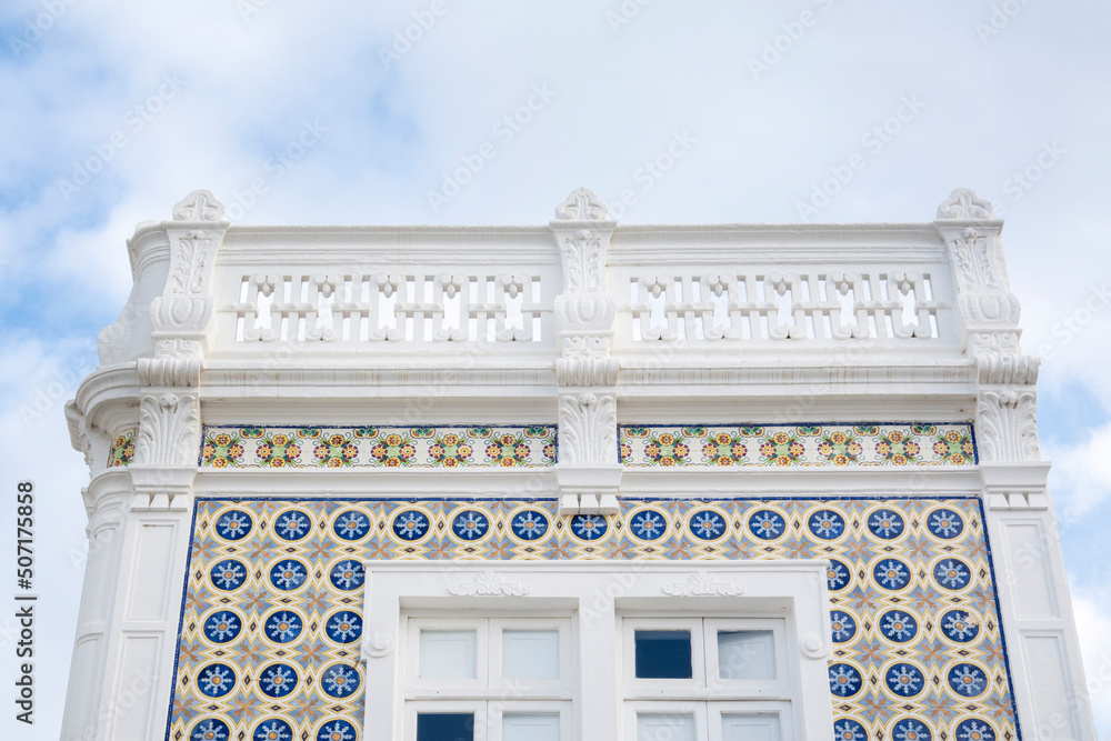 Fototapeta premium Typical architecture of Algarve rustic buildings