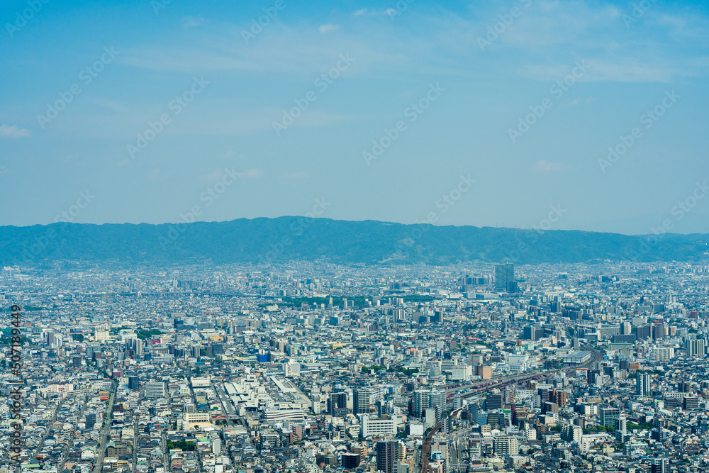 高層ビルの展望台から見る大阪の景色