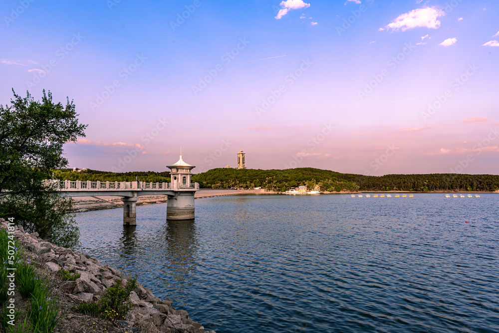 Obraz premium Spring scenery of Jingyuetan National Forest Park in Changchun, China