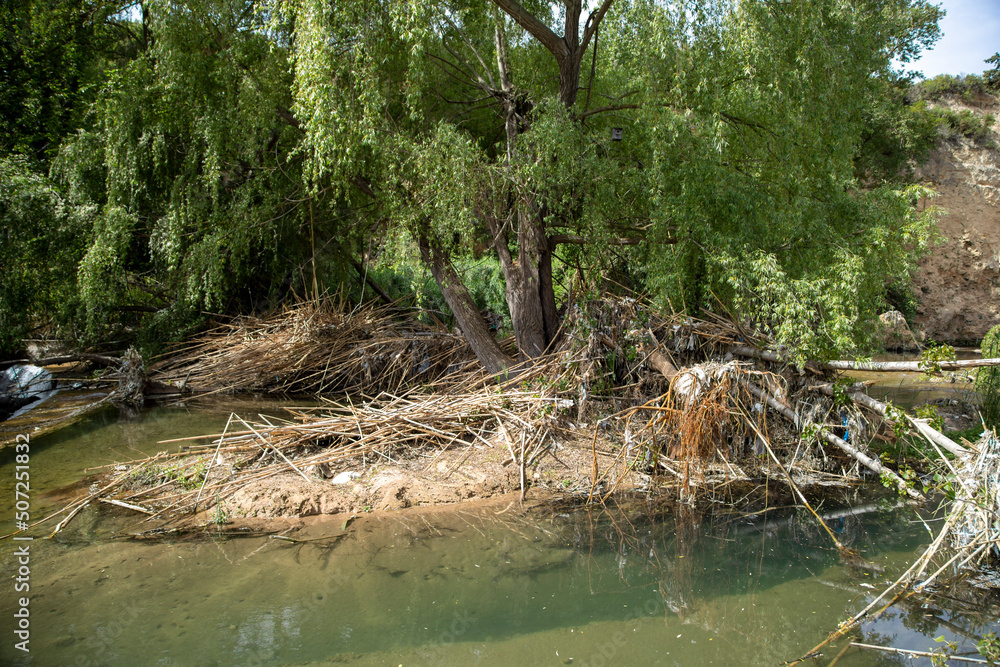 Poorly maintained rivers, everything is destroyed in a flood. Poorly maintained rivers, everything is destroyed in a flood.