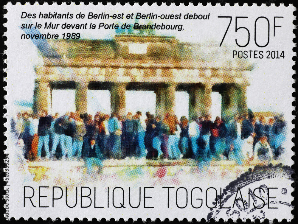 Foto de Fall of the Berlin Wall celebrated on postage stamp on stamp do ...