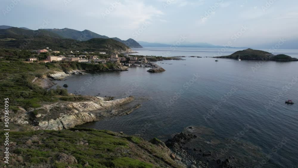 le maquis proche du village de Centuri , pittoresque du Cap Corse le maquis proche du village de Centuri , pittoresque du Cap Corse