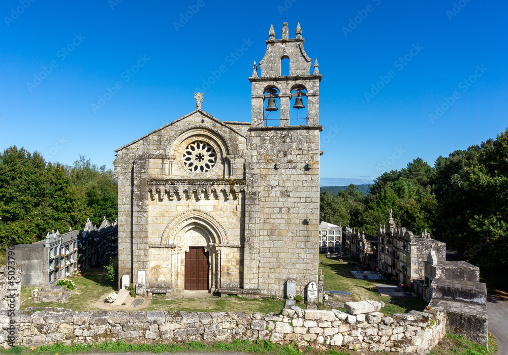Iglesia románica de Santo Tomé de Serantes (siglo XII). Leiro, Ourense, España