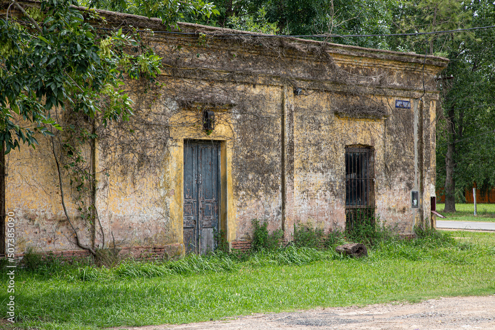 old abandoned house old abandoned house