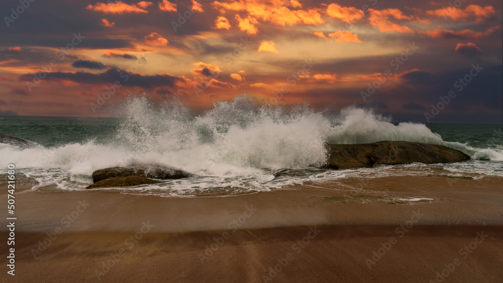 Fototapeta premium beautiful sunset over the Indian Ocean Sri Lanka