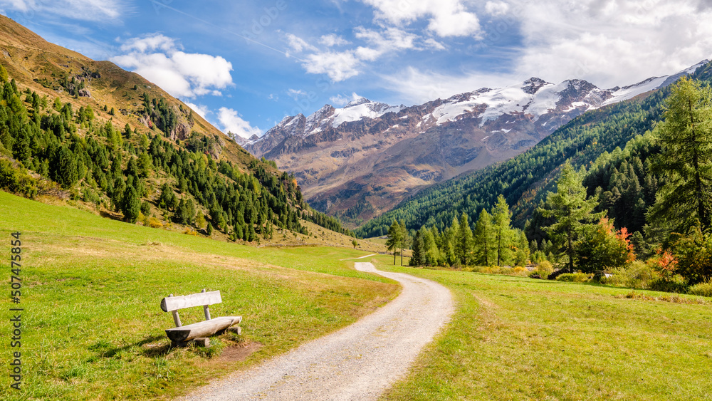 A September day in Vallelunga (or: Langtaufers), a valley in South Tyrol, Italy. It is a side valley of the Venosta (or Vinschgau) valley. It lies in the western part of the province of South Tyrol. A September day in Vallelunga (or: Langtaufers), a valley in South Tyrol, Italy. It is a side valley of the Venosta (or Vinschgau) valley. It lies in the western part of the province of South Tyrol.