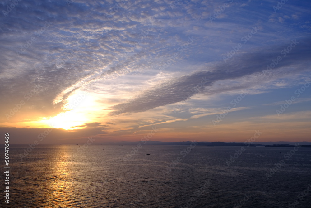 Fototapeta premium 淡路島の朝日
