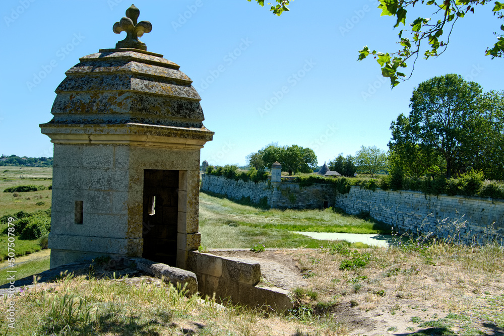Naklejka premium Les remparts du village fortifié de Brouage - Classé parmi les plus beaux villages de France -Charente Maritime.