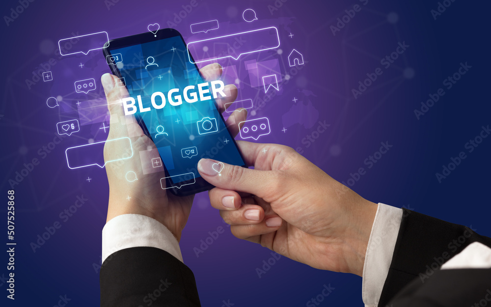 Obraz premium Hand using smartphone with social media concept