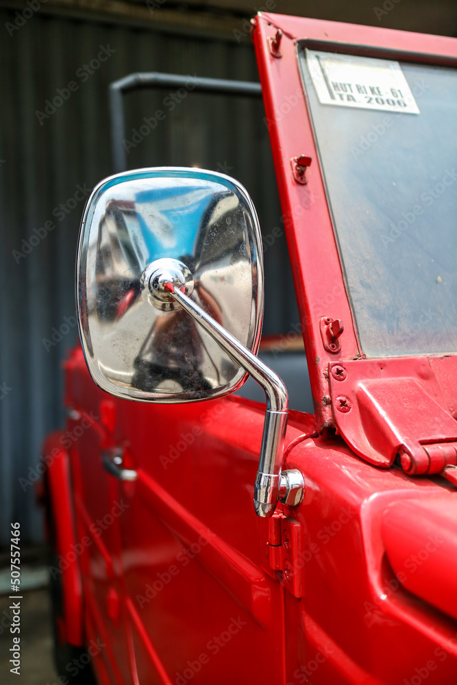 Fototapeta premium close up shot of antique red car
