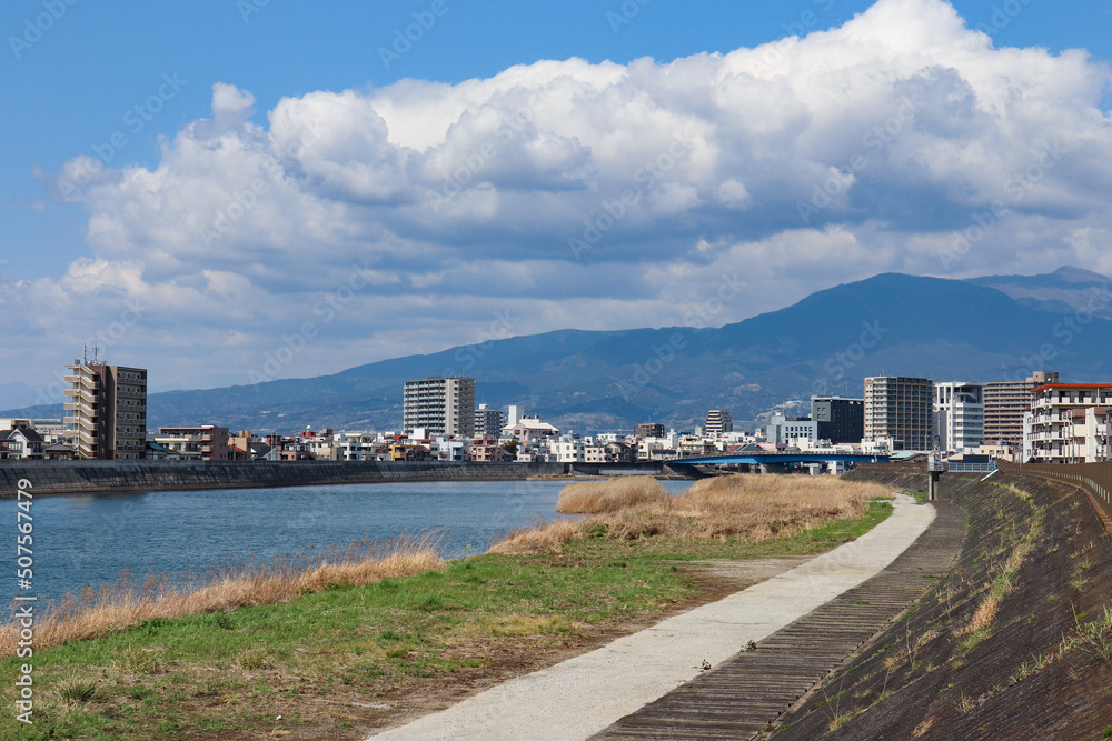 Naklejka premium 狩野川（静岡県沼津市）