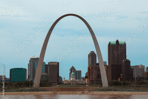 city skyline with St. Louis Arch